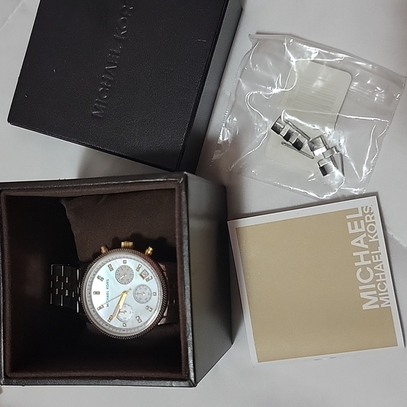 Michael Kors Watch - Picture 7 of 12